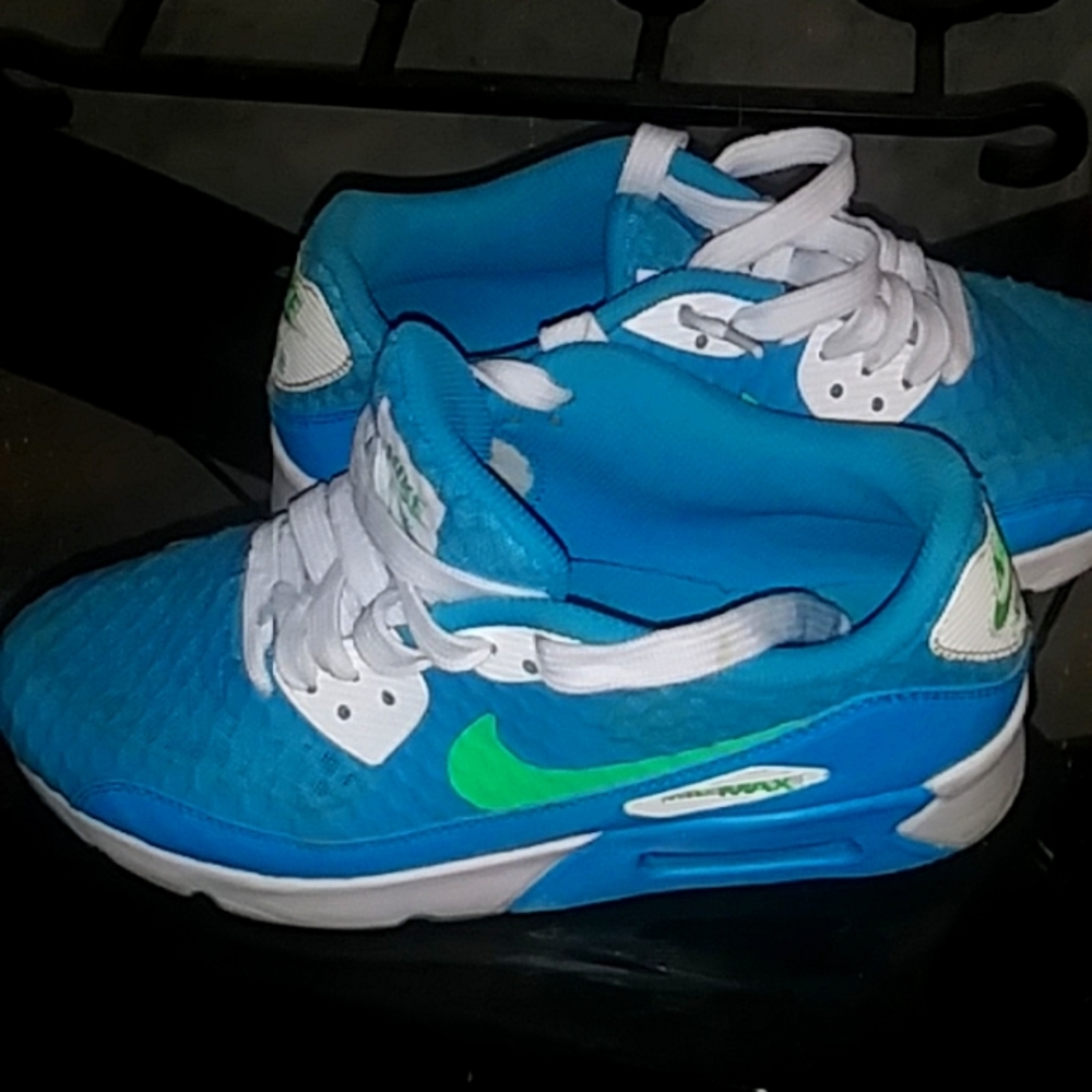 Nike airmax size5 youth